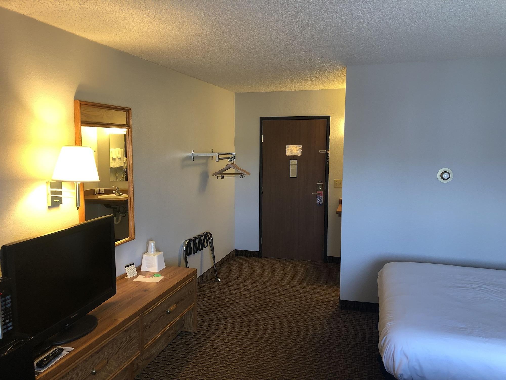 Oyo Hotel Glendive - Yellowstone River Exterior photo